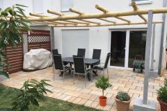 Pergola-mit-Sockel-Terrasse